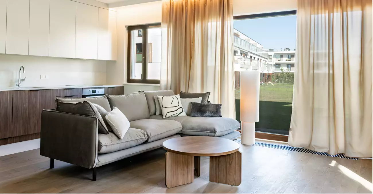 Zrównoważone materiały w wykończeniach wnętrz: Innowacje i trendy